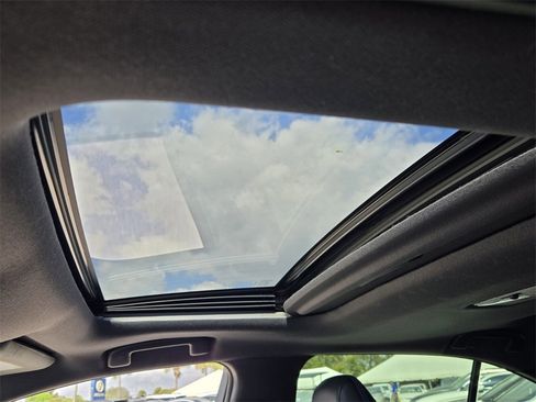 Used 2020 Toyota Corolla XSE image 18