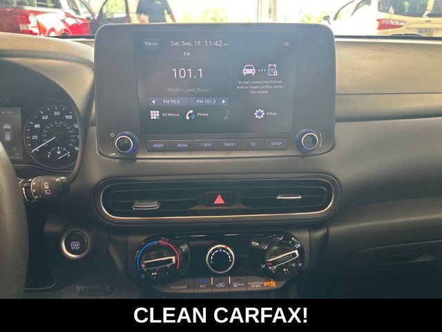 Used 2023 Hyundai Kona SEL AWD/4WD image 3