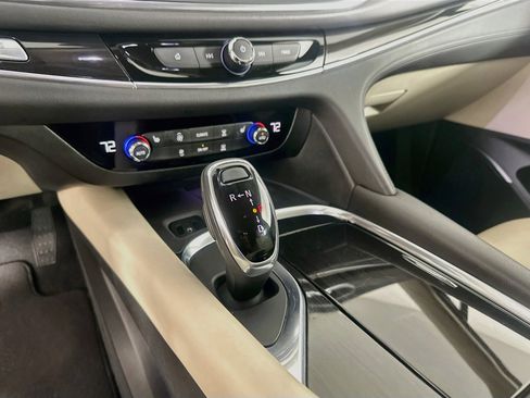 Used 2019 Buick Enclave Essence FWD image 24