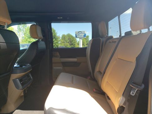Used 2024 Ford F250 Lariat w/ Black Appearance Package AWD/4WD image 13