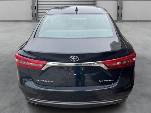 Used 2016 Toyota Avalon Limited w/ Toyota Safety Sense Package FWD image 38