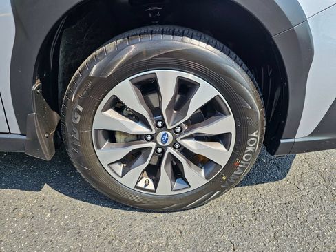 Certified 2025 Subaru Outback Limited AWD/4WD image 9