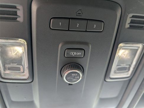 Used 2022 Chevrolet Tahoe LT AWD/4WD image 16