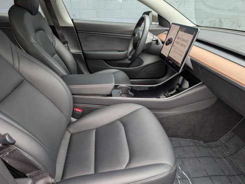 Used 2018 Tesla Model 3 Long Range image 8