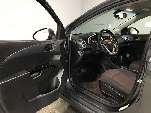 Used 2017 Chevrolet Sonic LT FWD image 9