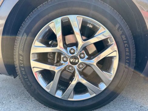 Used 2019 Kia Sorento SX FWD image 9