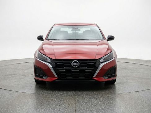Used 2025 Nissan Altima 2.5 SV image 2