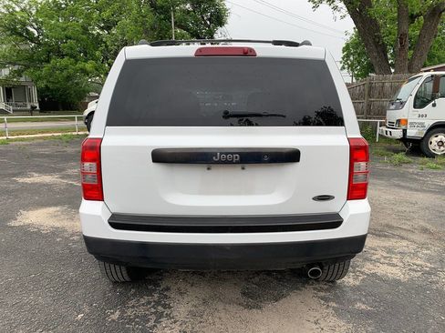 Used 2016 Jeep Patriot Sport FWD image 7