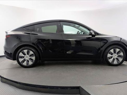 Used 2023 Tesla Model Y Long Range AWD/4WD image 8
