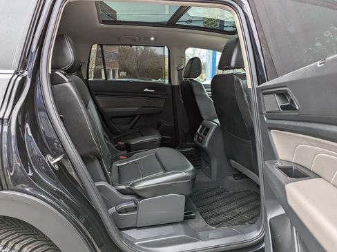 Used 2023 Volkswagen Atlas SE w/ Panoramic Sunroof Package AWD/4WD image 37