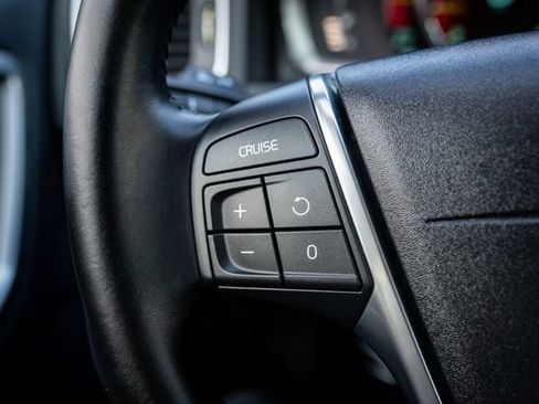 Used 2015 Volvo V60 T5 Premier Plus FWD image 33