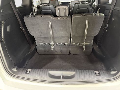 Used 2025 Chrysler Pacifica Select FWD image 26