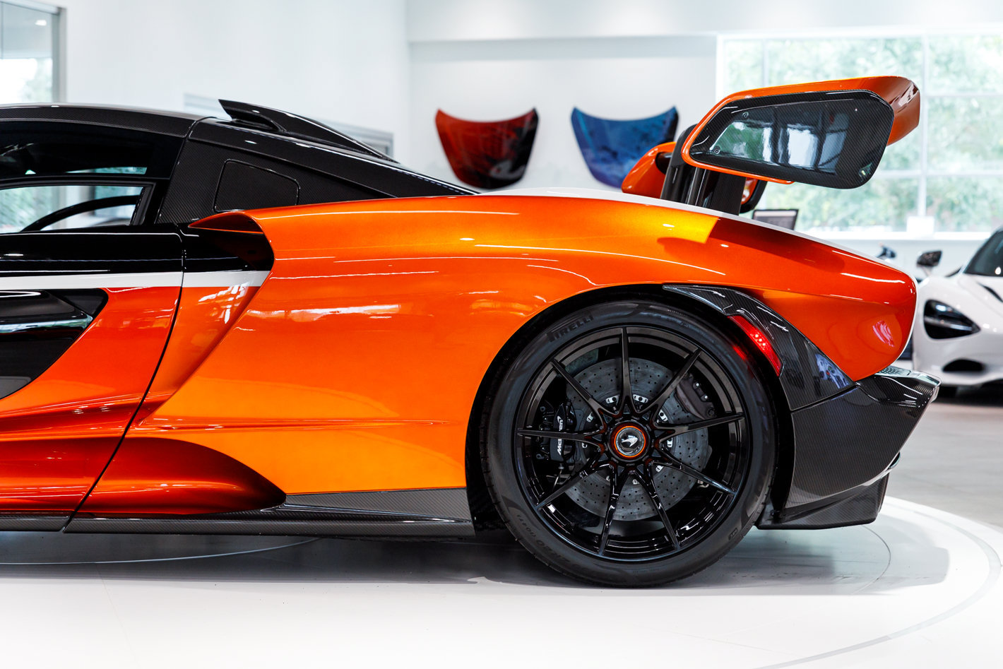 Used 2019 McLaren Senna RWD image 9