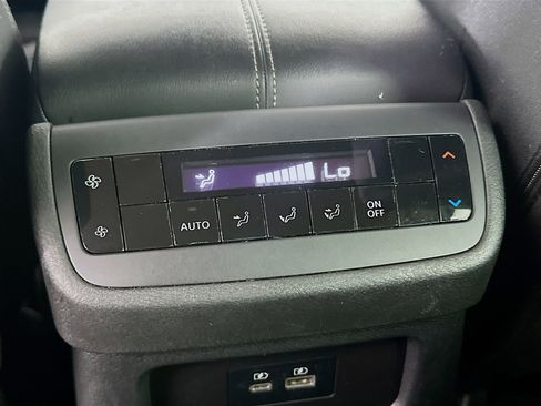 Used 2025 Nissan Pathfinder SV FWD image 26