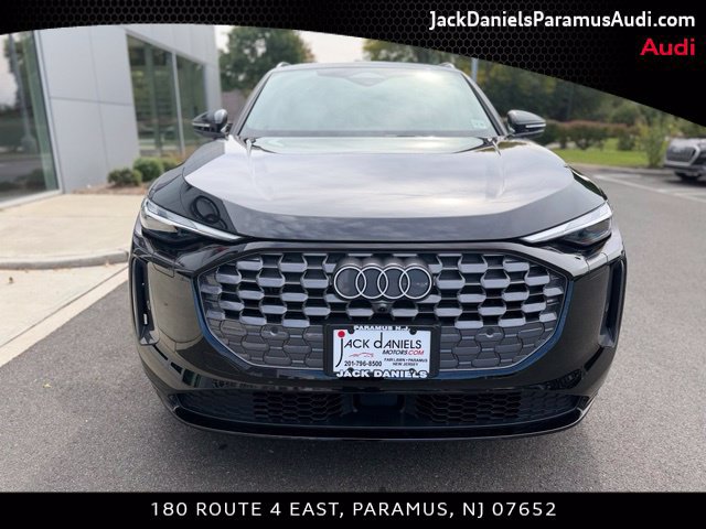 Used 2025 Audi Q5 Premium w/ Convenience Package AWD/4WD image 2