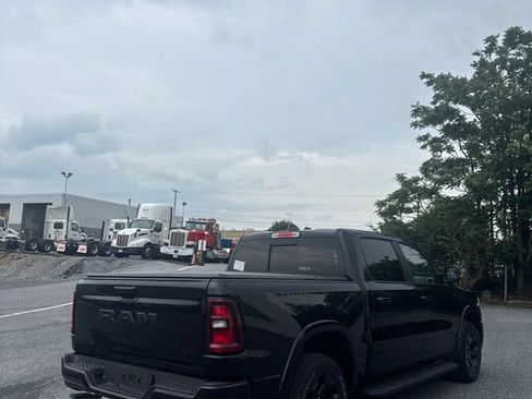 Used 2025 RAM 1500 Big Horn AWD/4WD image 5