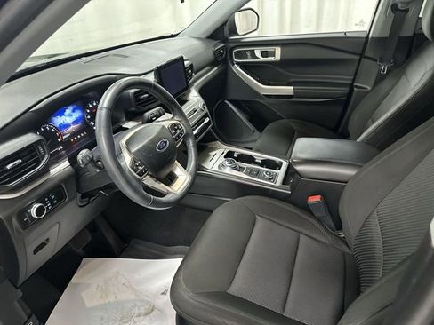 Used 2023 Ford Explorer XLT AWD/4WD image 14