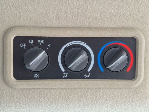 Used 2006 Chevrolet Express 3500 Passenger w/ LT Preferred Equipment Group RWD image 21