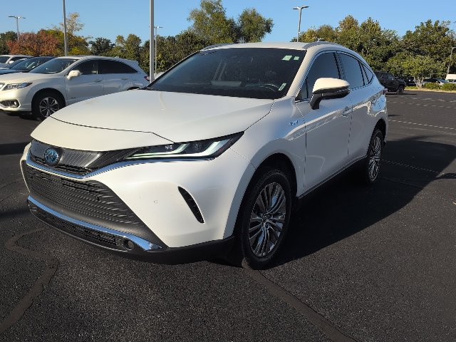 Used 2021 Toyota Venza XLE w/ Softex Package AWD/4WD image 3