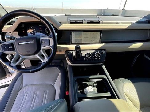 Used 2022 Land Rover Defender 90 X-Dynamic S image 16