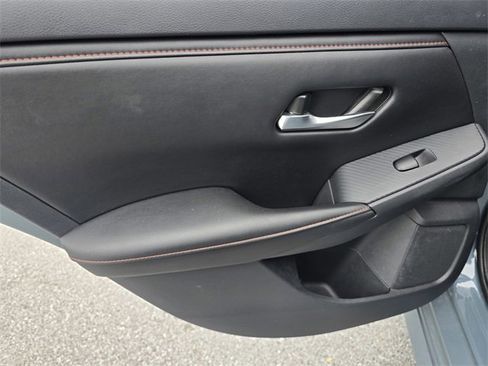 Used 2024 Nissan Sentra SR w/ SR Premium Package image 12