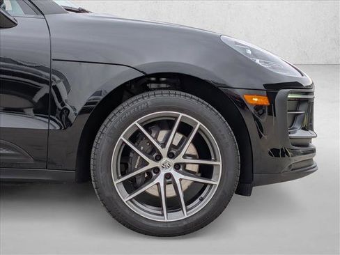 Used 2023 Porsche Macan image 11