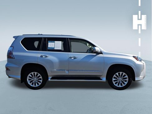 Used 2017 Lexus GX 460 image 2