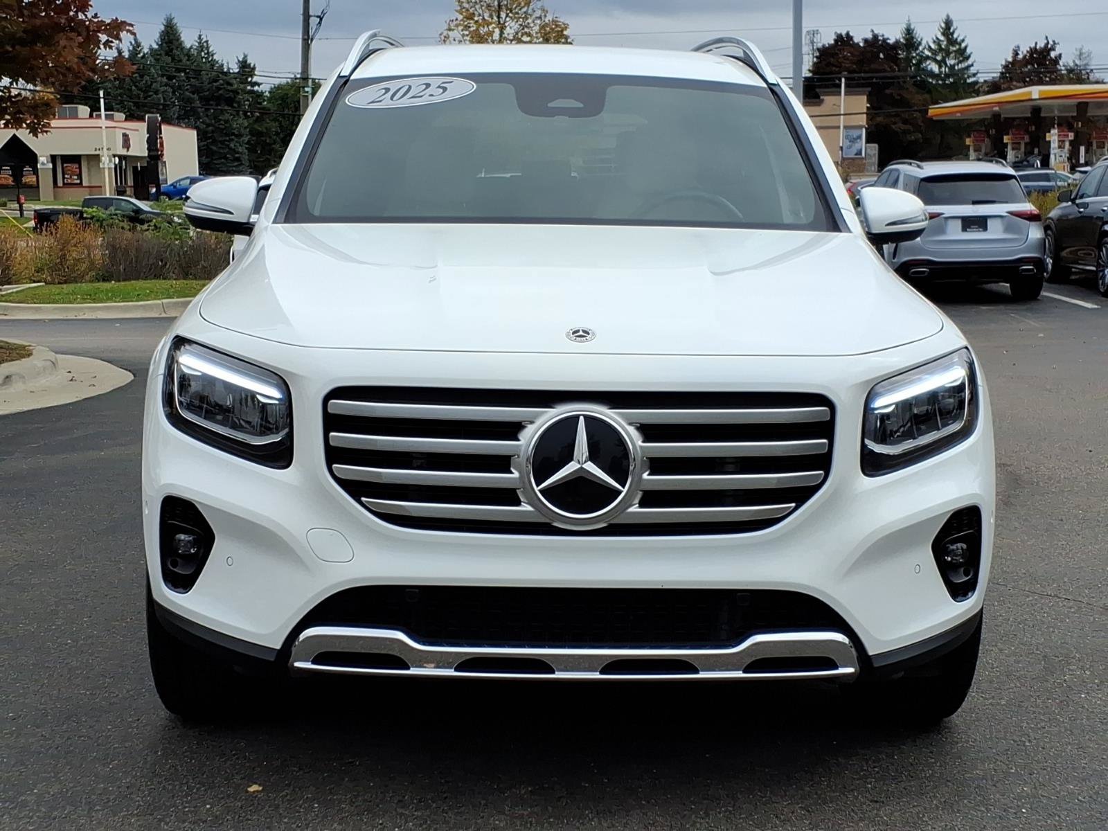 Certified 2025 Mercedes-Benz GLB 250 4MATIC image 9