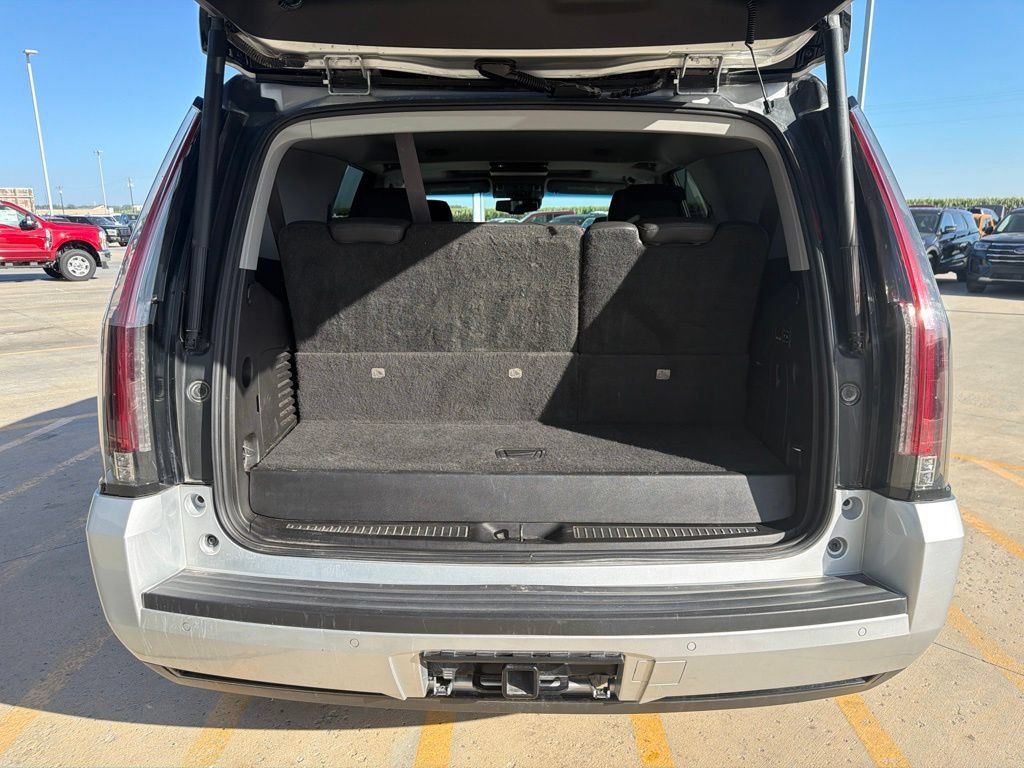 Used 2015 Cadillac Escalade Luxury RWD image 22