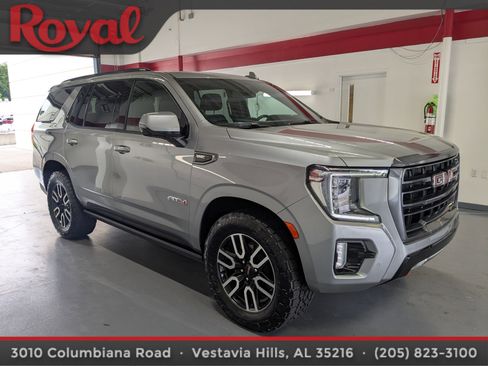 Used 2023 GMC Yukon AT4 w/ Technology Package AWD/4WD image 5
