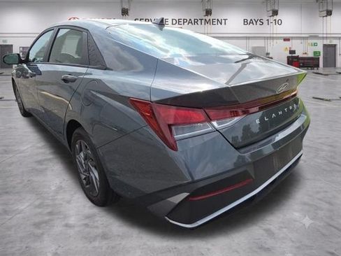 Used 2024 Hyundai Elantra SEL FWD image 6