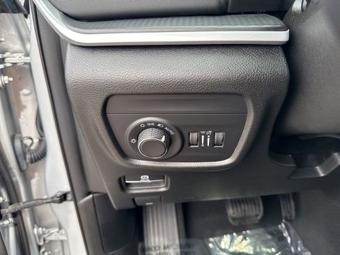 Certified 2023 Jeep Grand Cherokee Altitude AWD/4WD image 15