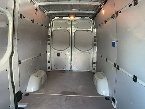 Used 2025 Mercedes-Benz Sprinter 2500 image 26