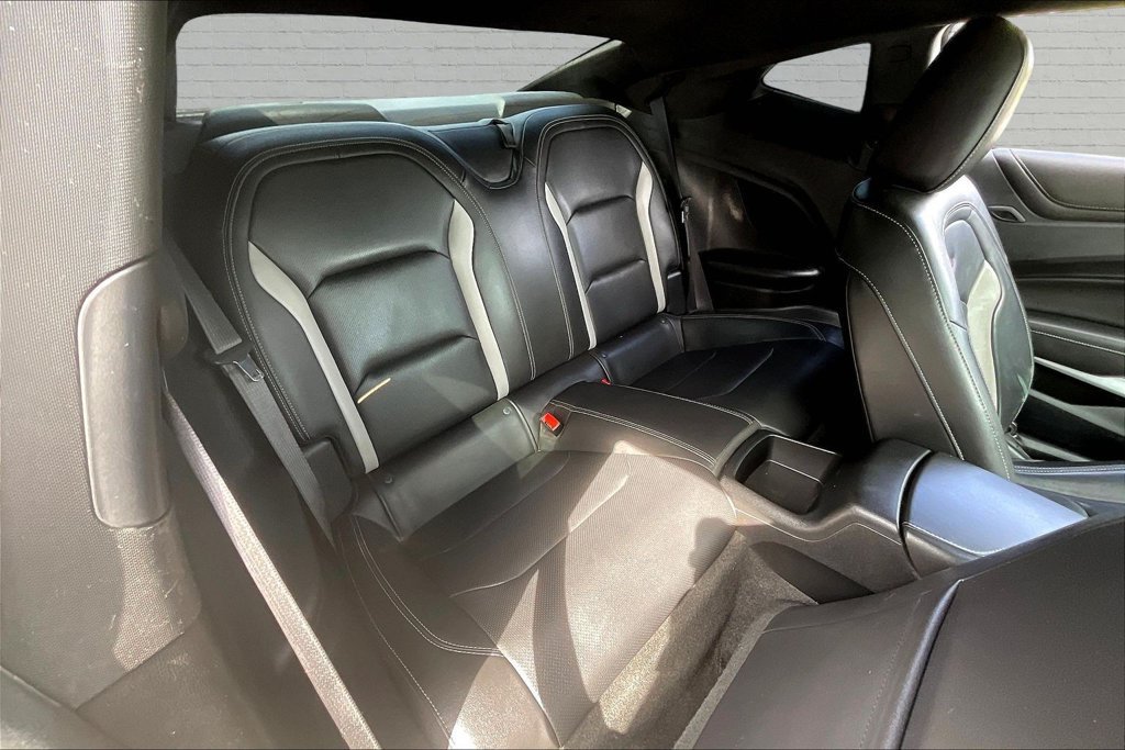 Used 2020 Chevrolet Camaro SS RWD image 19