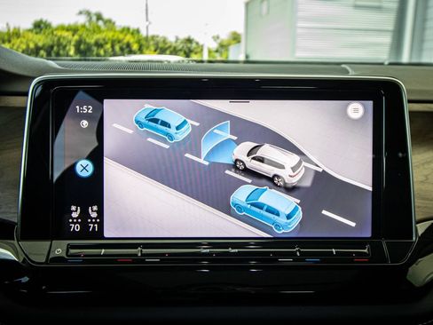 Certified 2024 Volkswagen Atlas SE FWD image 41