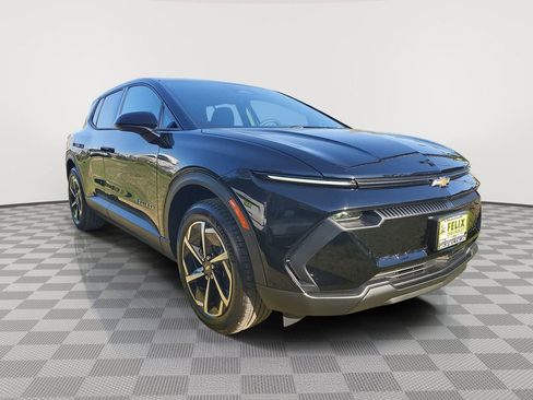 New 2026 Chevrolet Equinox EV LT image 2