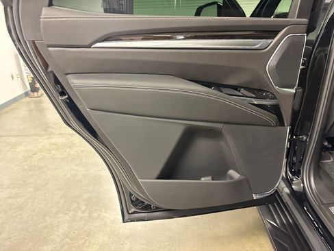 New 2025 Cadillac Escalade Luxury image 37