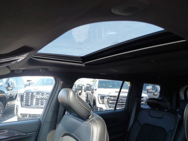 Used 2023 Jeep Grand Cherokee L Laredo RWD image 20
