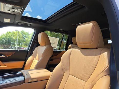 New 2026 Lexus LX 600 4WD w/ Accessory Package (Z1) image 23