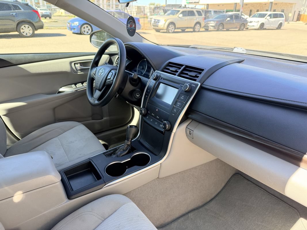 Used 2016 Toyota Camry LE FWD image 13