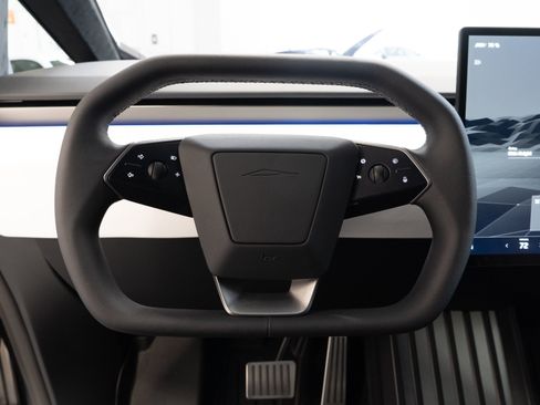 Used 2024 Tesla Cybertruck AWD Crew Cab image 24