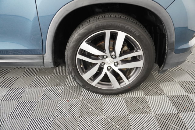 Used 2017 Honda Pilot Touring image 15
