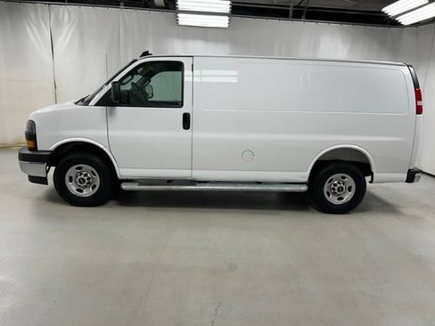 Used 2025 GMC Savana 2500 w/ Driver Convenience Package RWD image 8
