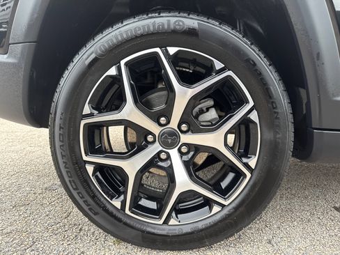 Used 2025 Jeep Compass Limited AWD/4WD image 19