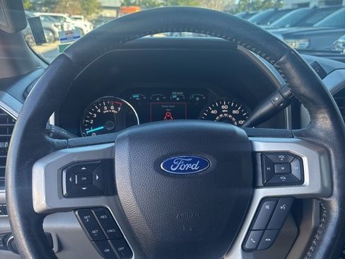 Used 2019 Ford F150 Lariat image 21
