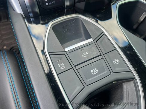 Used 2019 Lamborghini Urus AWD/4WD image 23