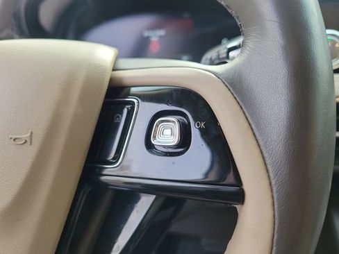 Used 2021 Lincoln Corsair Reserve w/ Equipment Group 201A image 11