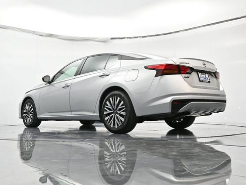Used 2024 Nissan Altima 2.5 SV image 49