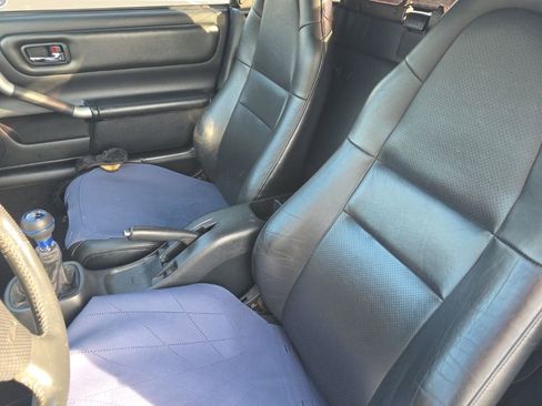 Used 2000 Toyota MR2 Base image 22