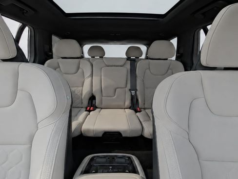 Certified 2026 Volvo XC90 B6 Plus AWD/4WD image 18
